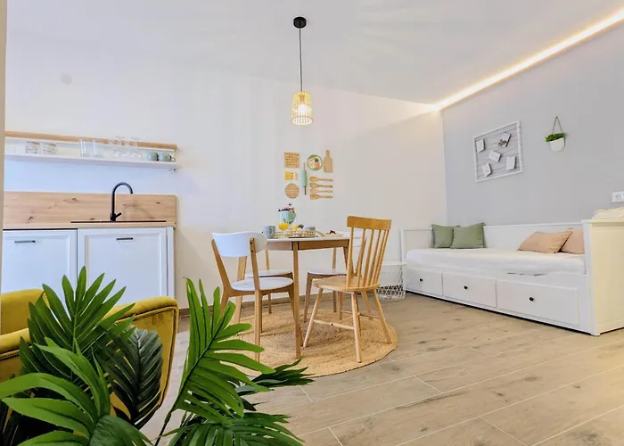 Apartments Gin & Tonic