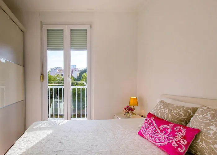 Apartment Aura
