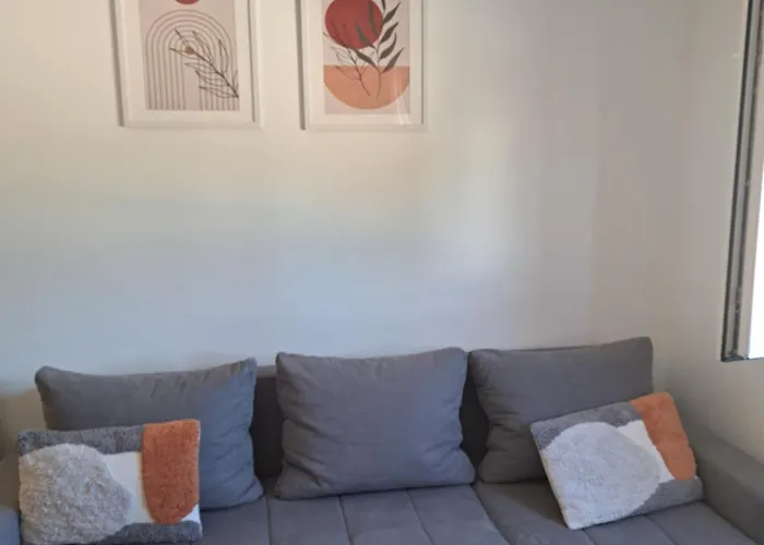Great Apartment, Free Parking In The Garage, Znjan