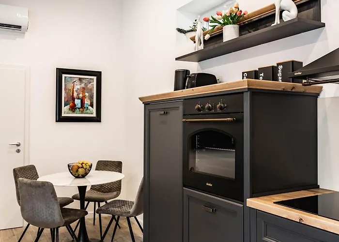 Luxury City Center House