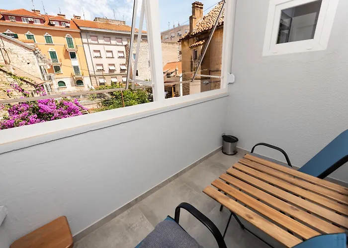 Laghanini Apartments