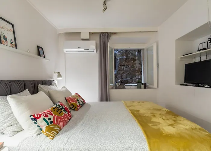 Diocletian\'S Palace Studio Prime Location, Budget-Friendly