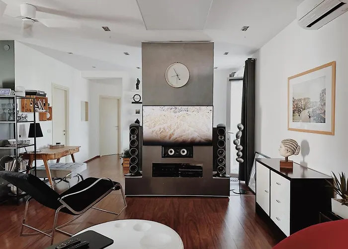 White Lotus - Luxury Apartment