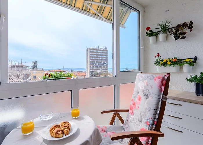 Apartment City Walk St - Comfort One Bedroom Apartment With Balcony And City View A2