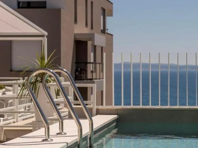 The Pleasurist - Apartment With Private Heated Pool And Terrace
