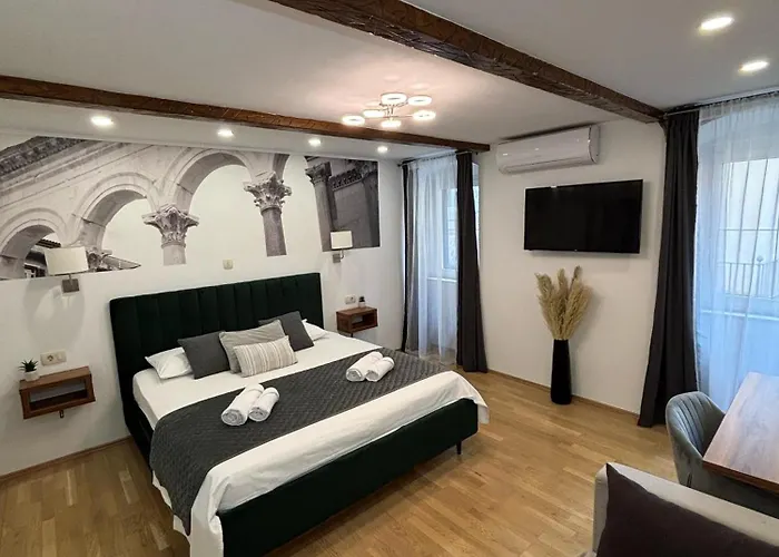 Palace Luxury Room