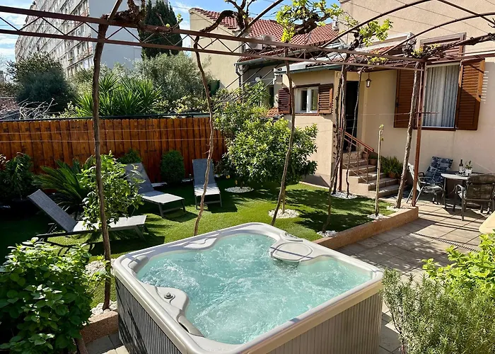 Antique Garden Villa