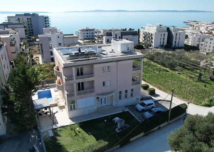 Apartments Villa Pjer