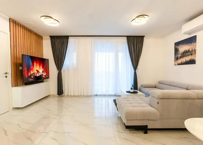 Modern Cityscape 2-Bedroom Terrace Apartment