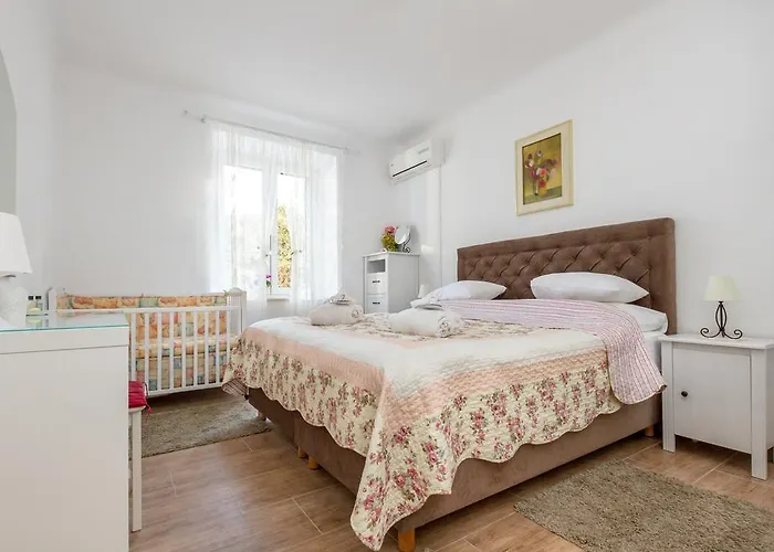 For All Seasons Apartment