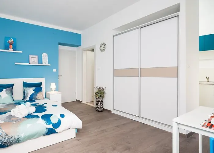 Split Dreams Apartments
