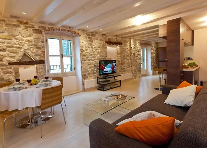 Luxury San Giovanni Apartment 2