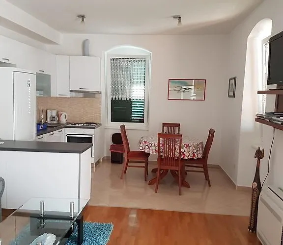 Viola Apartment