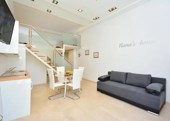Nana\'S House