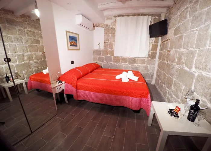 Plaza Stone Apartment