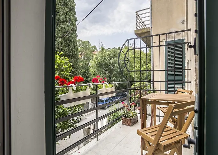 Luxury Accommodation Marino