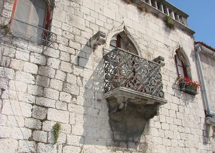 Best Of Split Apartments