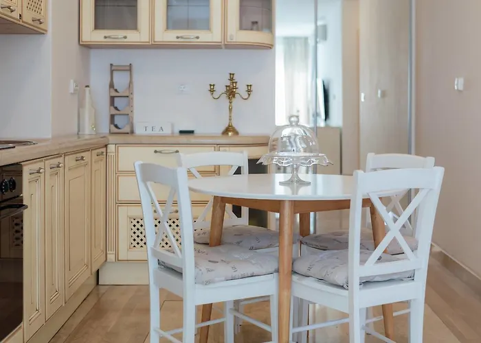 Shabby Apartment Leni