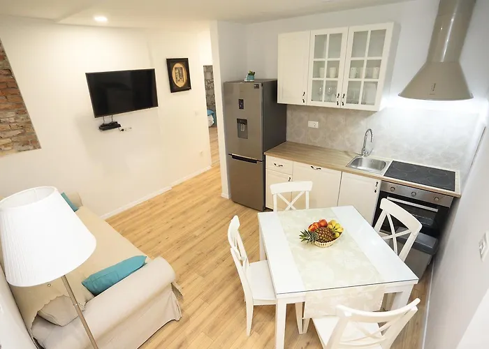 Split Old Town Suites 2