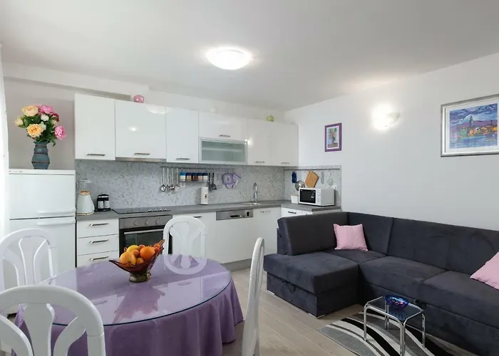 Fully Renovated Apartment Grgo