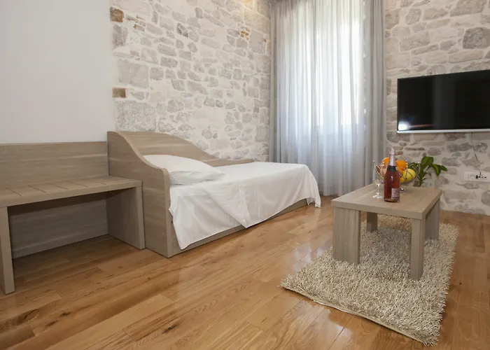 Tifani Luxury Rooms 2