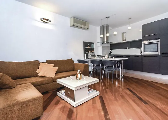 Nice Apartment In Split With Wifi
