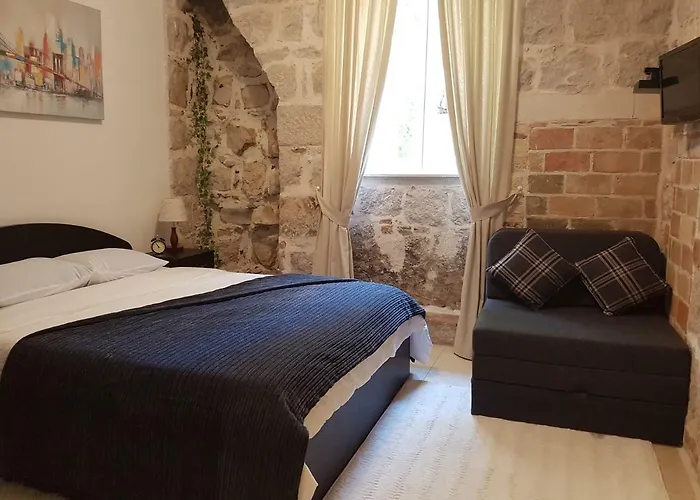 Split Luxury Suite