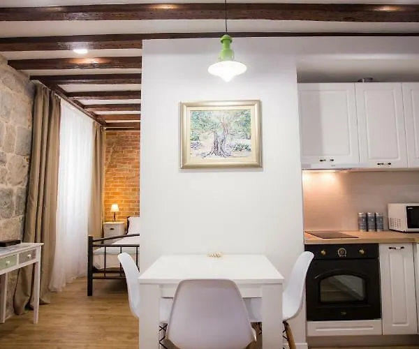 Studio Apartman Ana