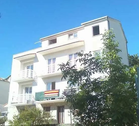 Apartments Mila & Miro