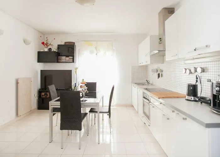 Apartment Nina , Bacvice Beach
