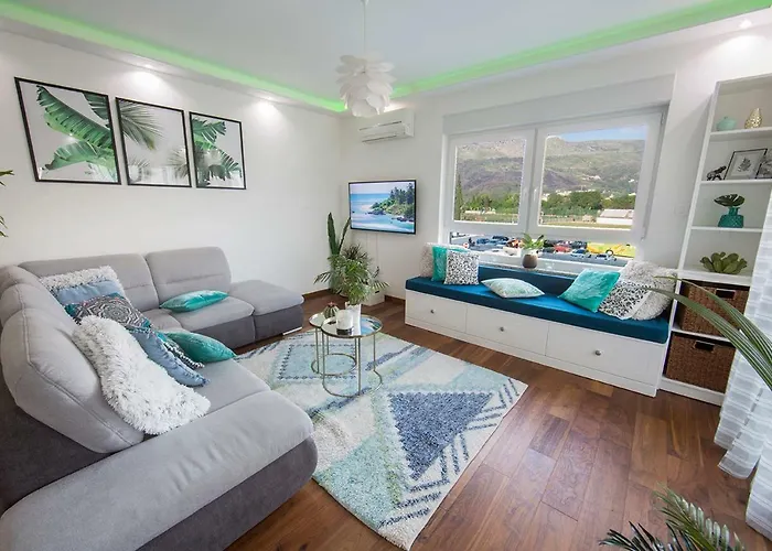 Charming Apartment Near The Beach