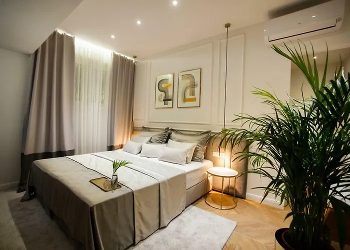 Club 5 Boutique Rooms