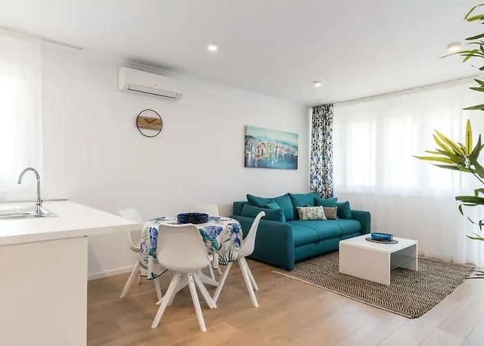 Relax & Recharge Sea View Apartment