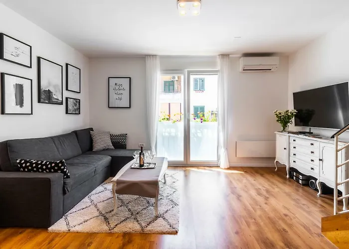Apartment In Centre For 6