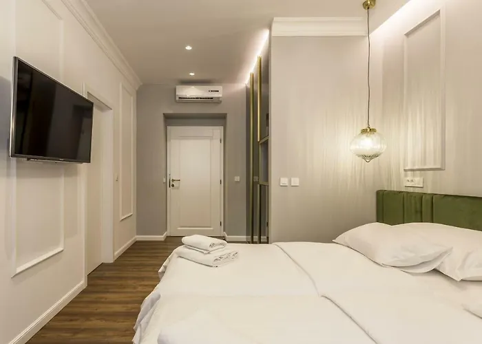 Nephelae Boutique Rooms
