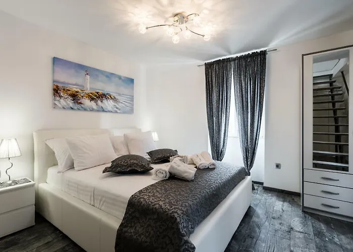 Nona Lena Studio