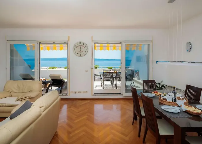 Luxury Seaside Apartment Amphora