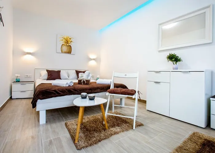 Apartment Nives In The City Center - Free Parking