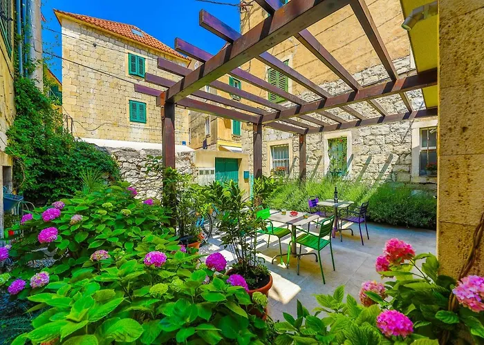 Apartments Veig Palace