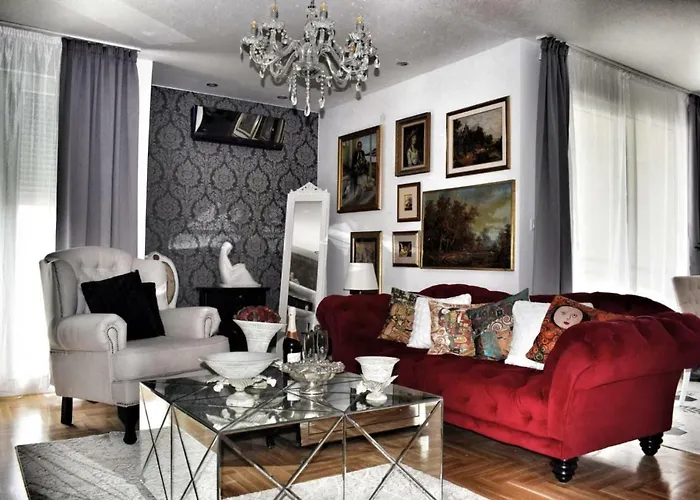 Art Gallery Luxury Apartment