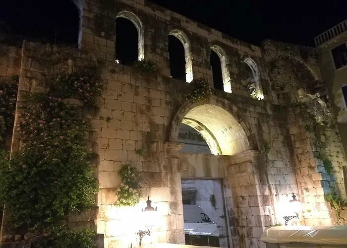 Diocletians Palace Apartment For Two