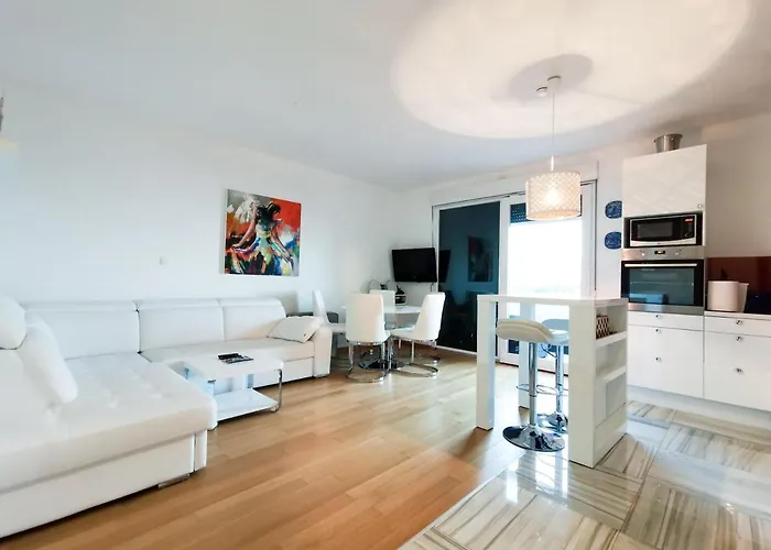 Veduta Luxury Apartments