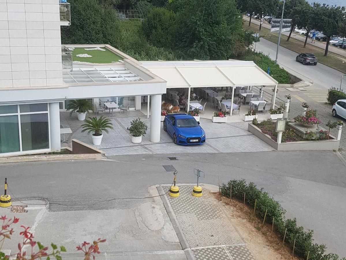 Adela 3 Morska Vila *