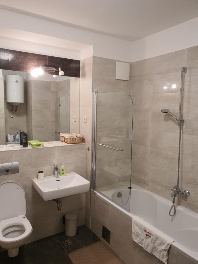Adela 3 Morska Vila *