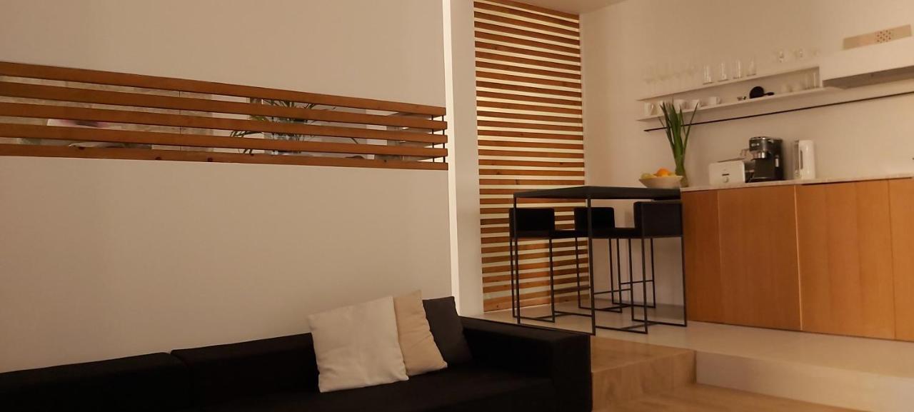 Apartment Palace