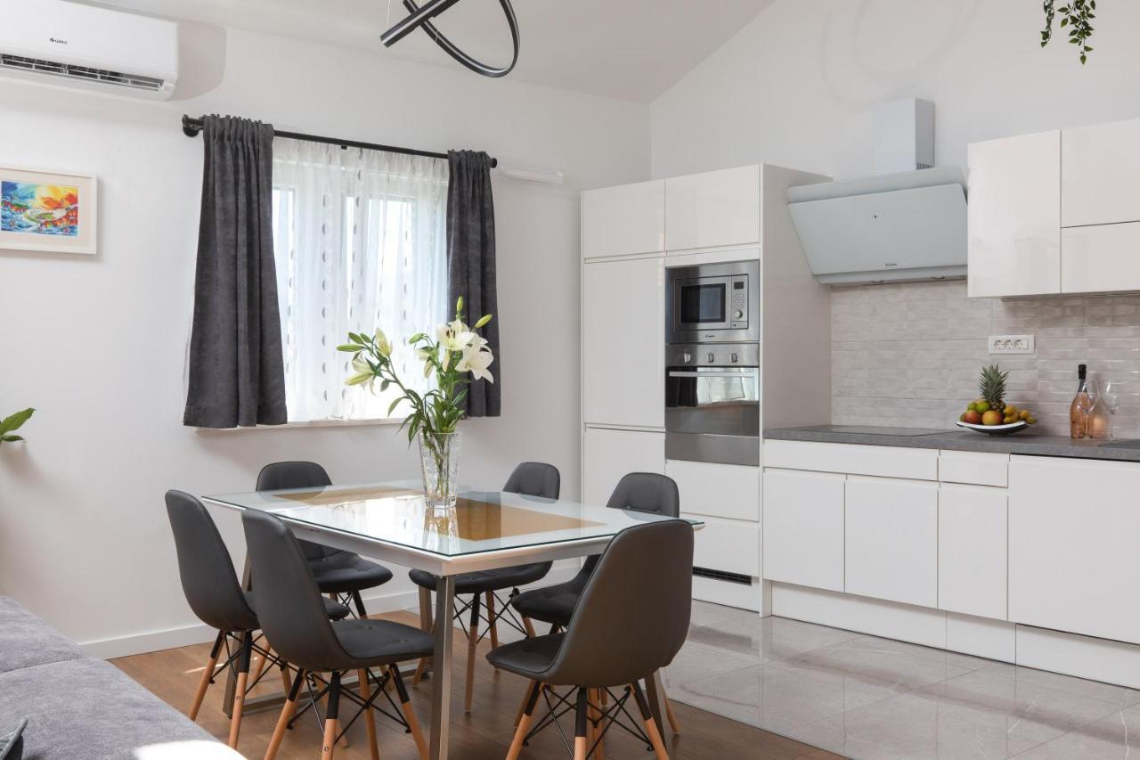 Metily Apartment