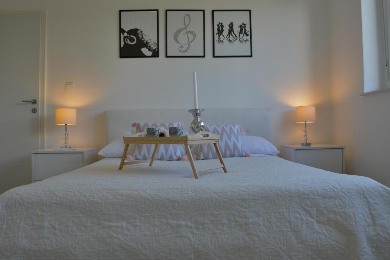 Seven Apartment *