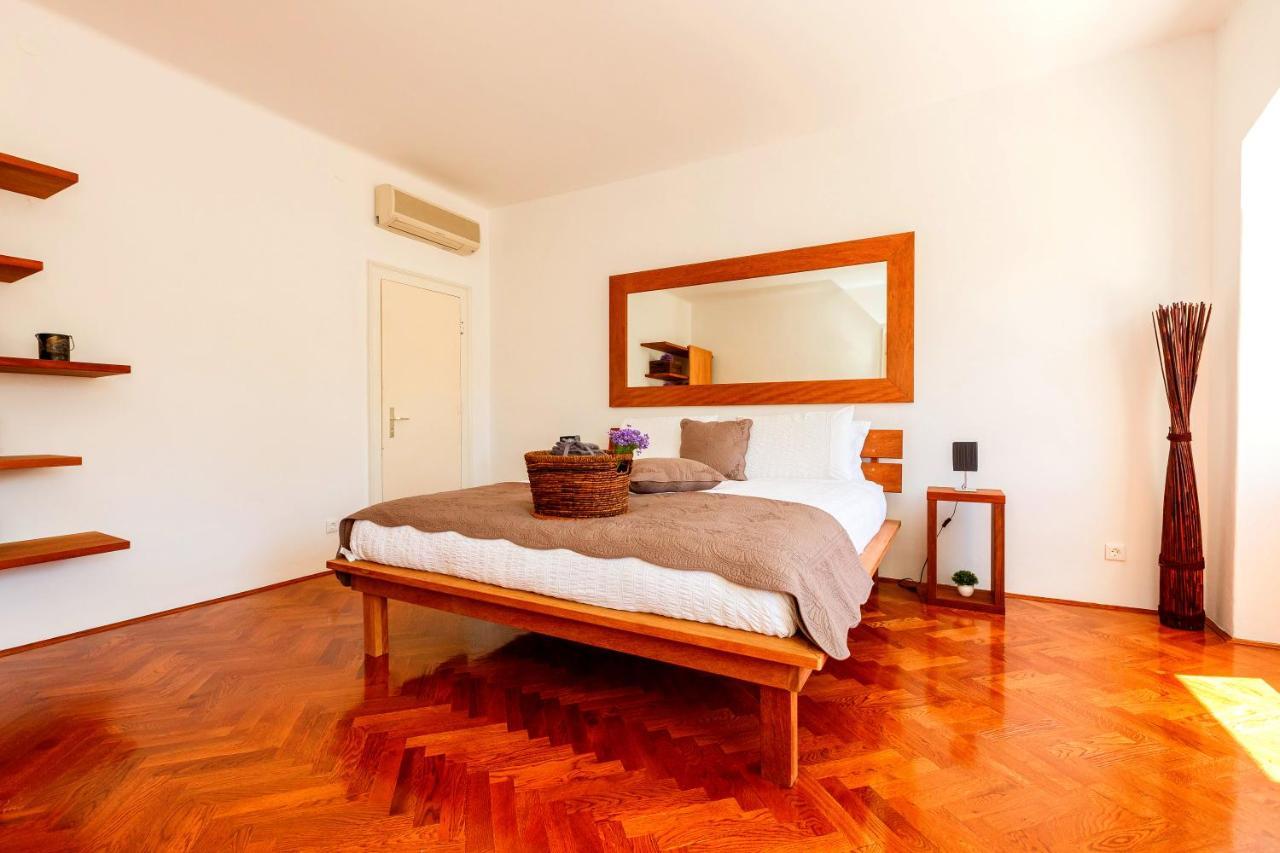 Luxury Serviced In Centre Split