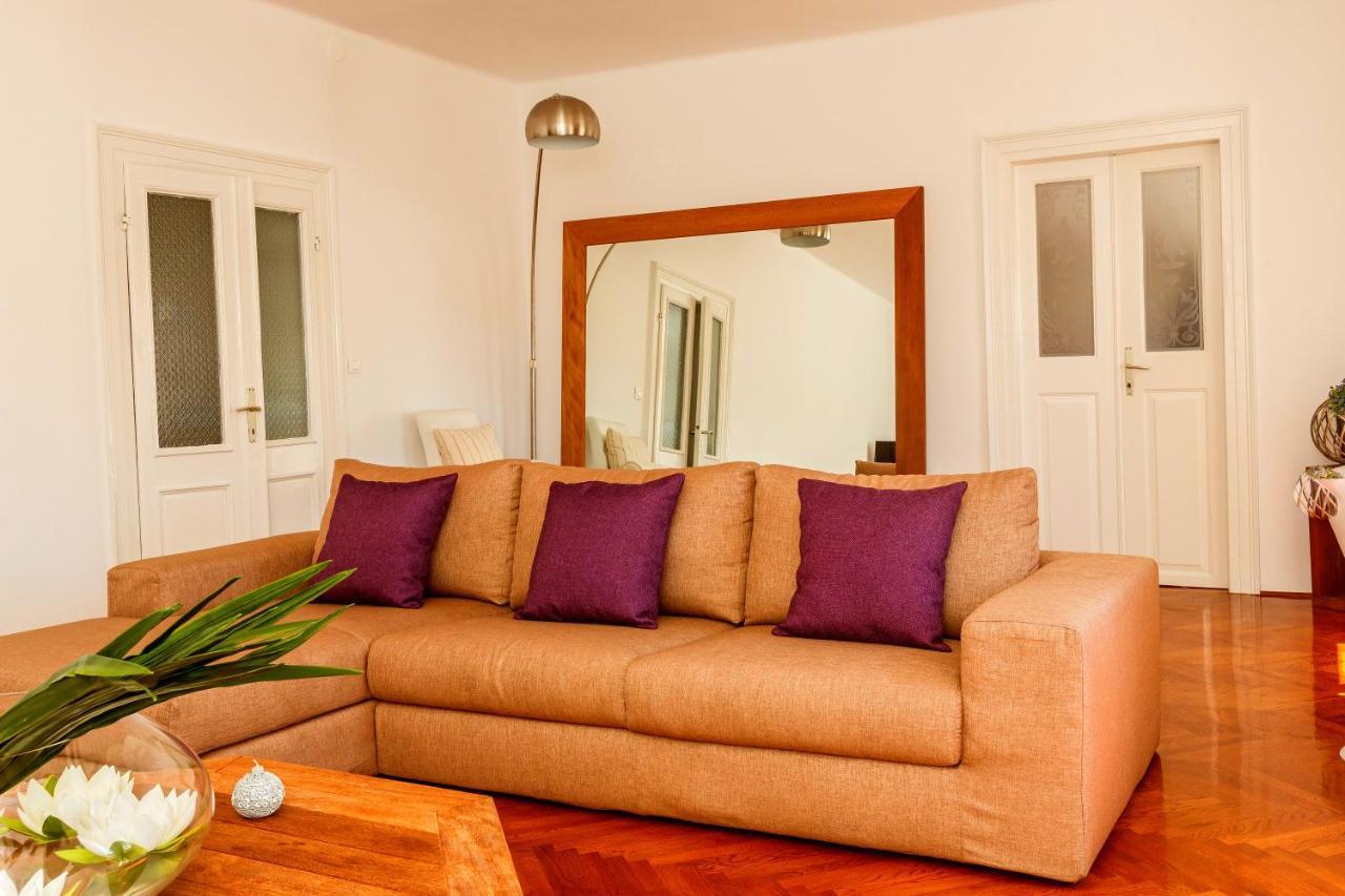 Luxury Serviced In Centre * Split