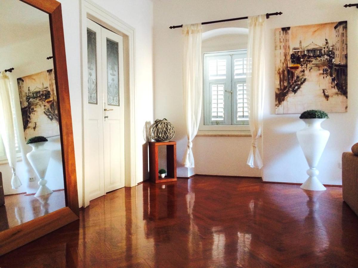 Luxury Serviced In Centre Apartamento Split